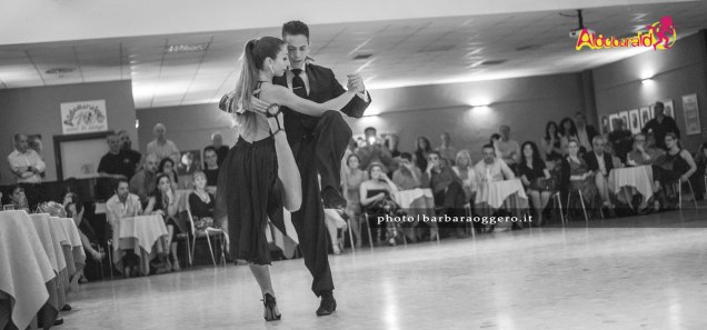 Soledad Mallo y Adriel Bournissen aldobaraldo esibizione tango milonga barbara oggero fotografia